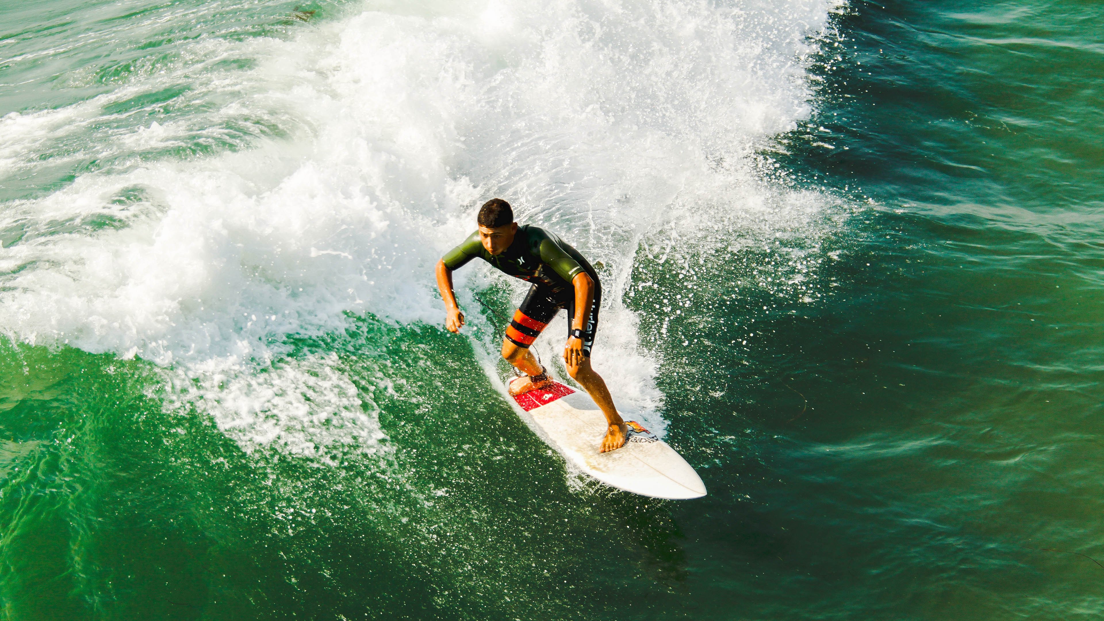 加拿大碾压沙特，帕尔默刷新纪录，冰球世界杯背后的国家叙事与个体超越